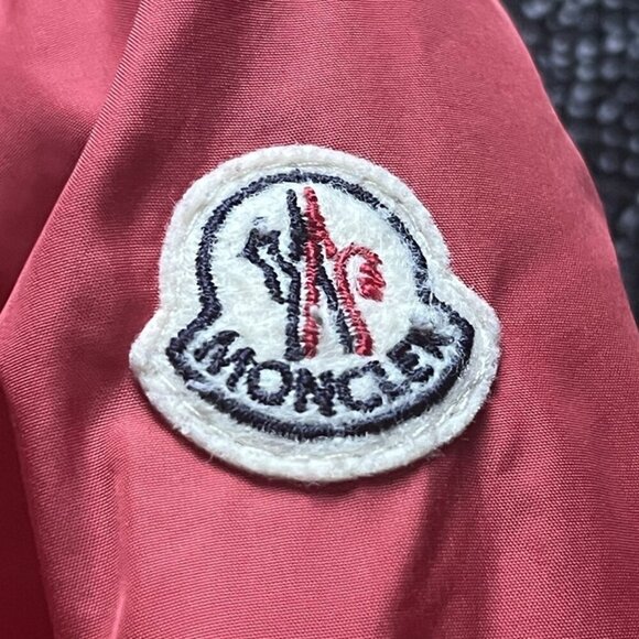 Moncler Boys Hooded Down Jacket Size 3 y Red Authentic EUC - Picture 3 of 12